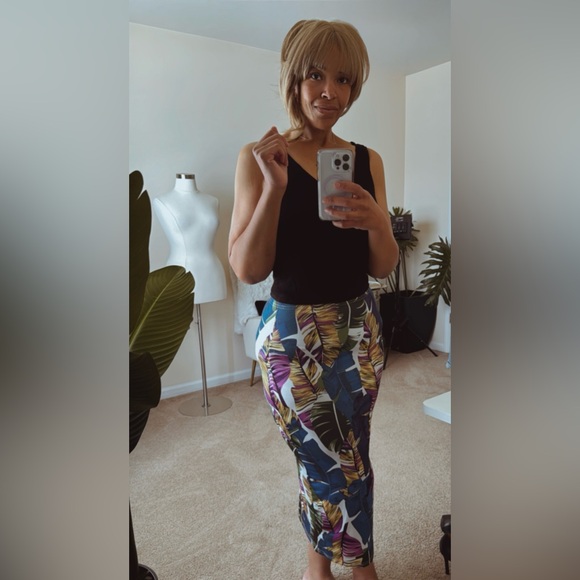 Feather Print Midi Skirt - Picture 11 of 14